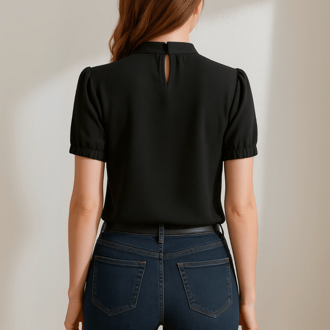 Inga | Blusa Negra Plisada con Hombros Abiertos