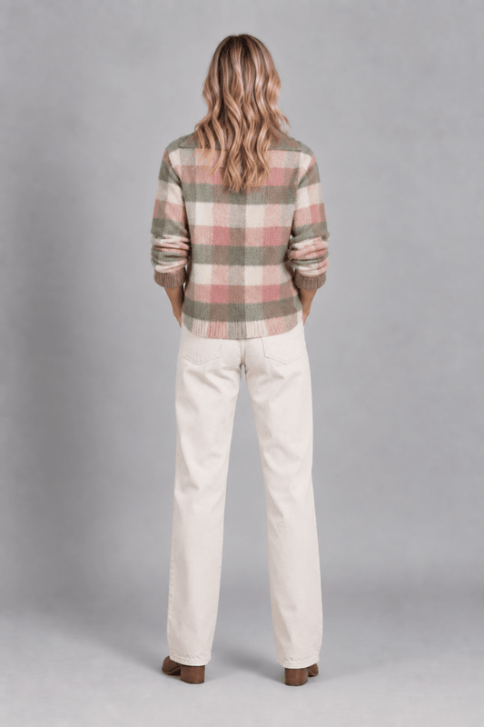 Cárdigan de punto a cuadros en tonos pastel de Vera Serrat, tejido suave y cómodo para un estilo casual y elegante.