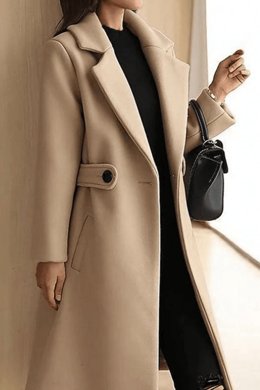 Abrigo largo Bergmann Atelier Leonor con cinturón y diseño elegante, de tela suave y corte moderno para mujer.
