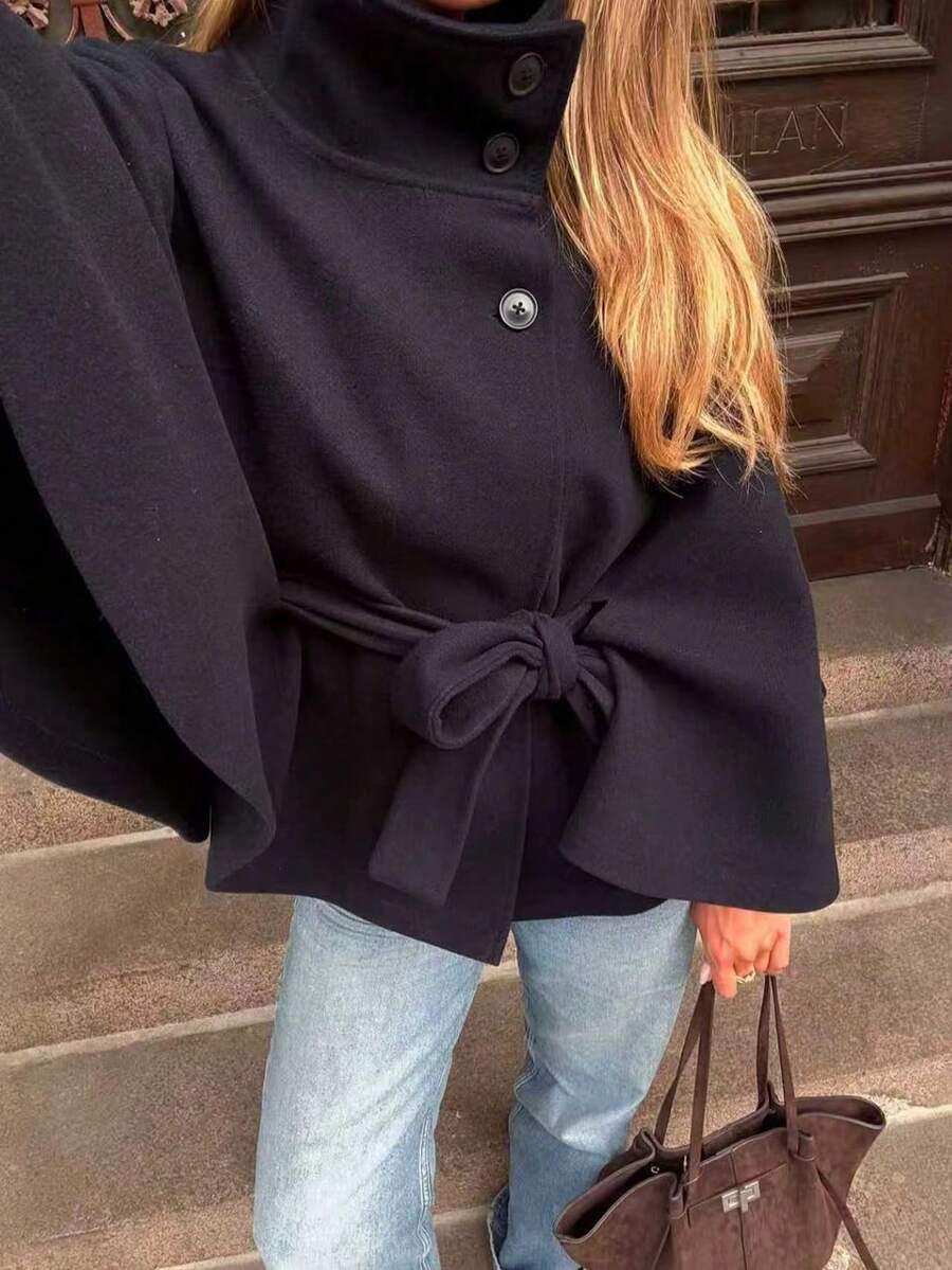 Capa Elegante de Lana con Cinturón