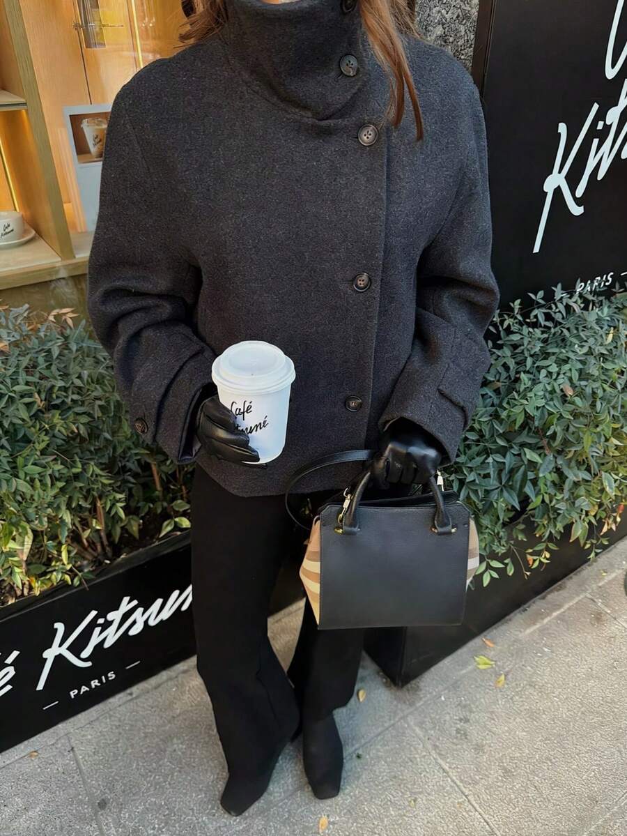Abrigo de Lana con Cuello Alto