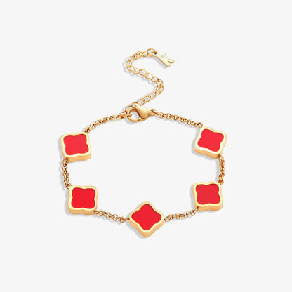 Pulsera trévol de NOA FERRER con diseño elegante y detalles en plata, mostrada en la imagen.
