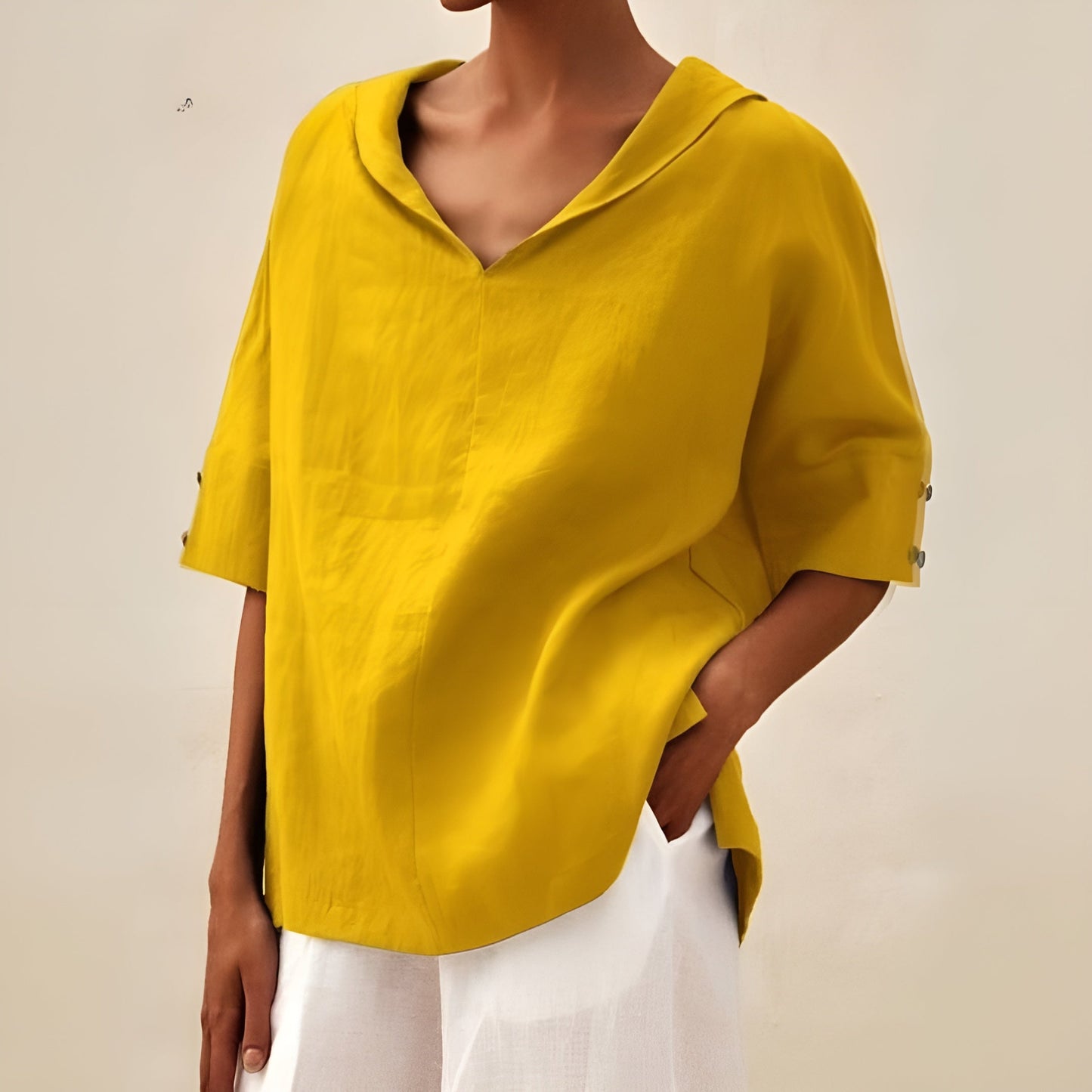 Lucía | Blusa Blanca de Corte Fluido