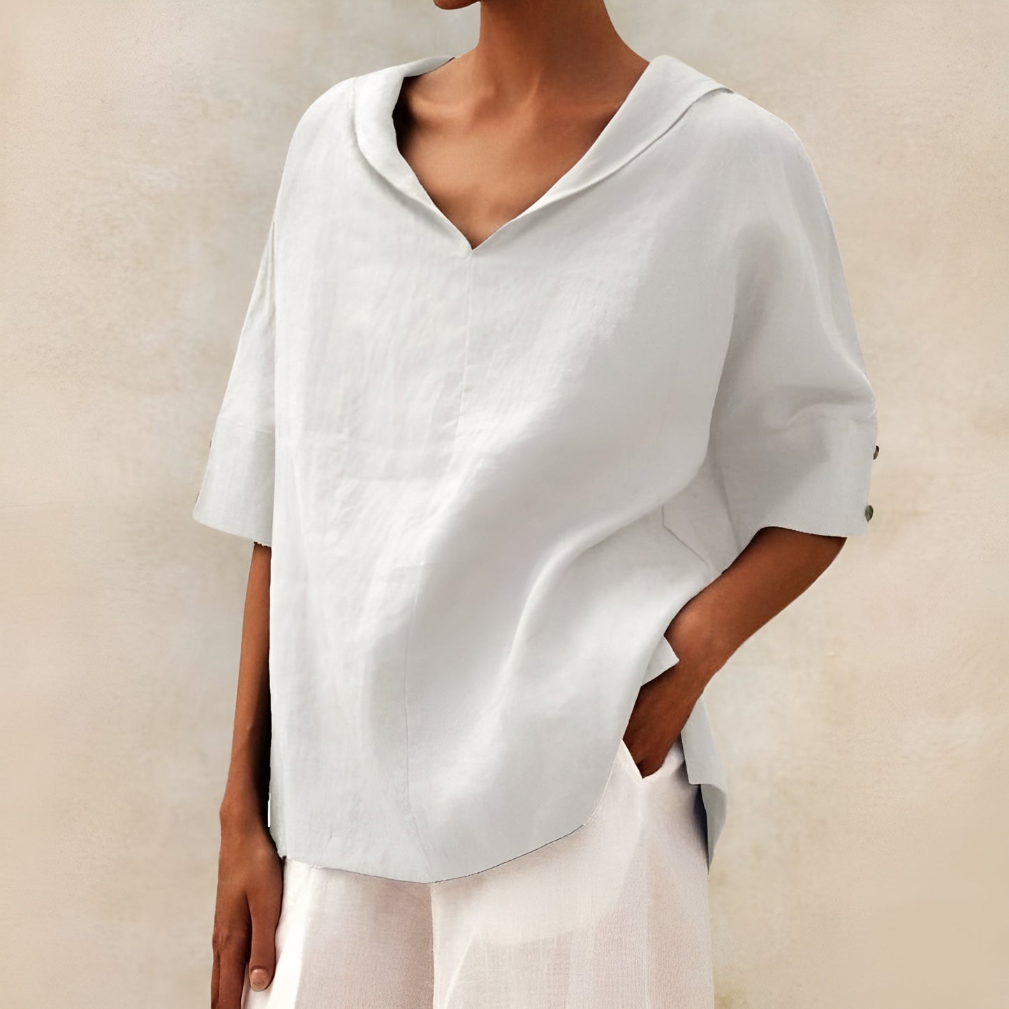 Lucía | Blusa Blanca de Corte Fluido