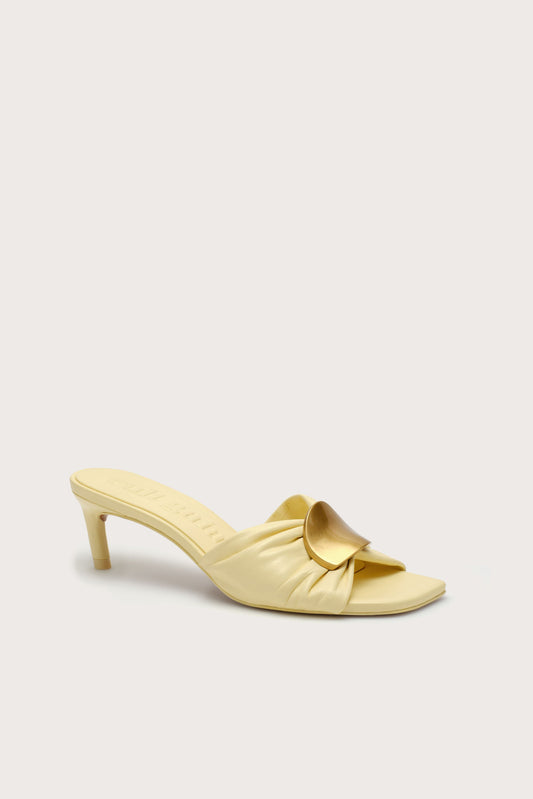 Sandalias de tacón Amina de CULT GAIA, calzado elegante con diseño de sandalia en la imagen.