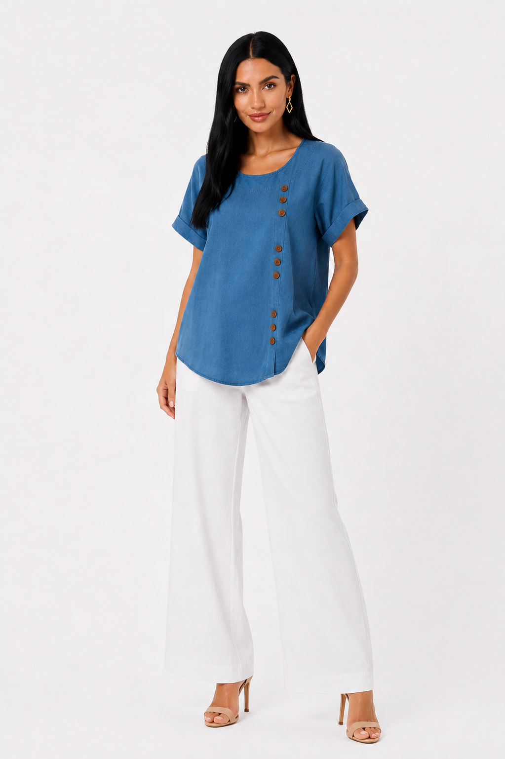 Camisa cómoda y elegante de la marca Vera Serrat, con diseño moderno y tejido suave, ideal para ocasiones casuales y formales.