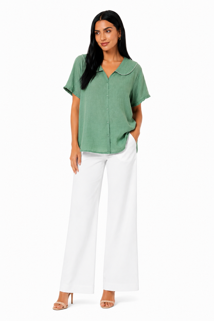 Blusa ligera de estilo romántico Adela de Vera Serrat, con detalles delicados y diseño femenino, en colores suaves.