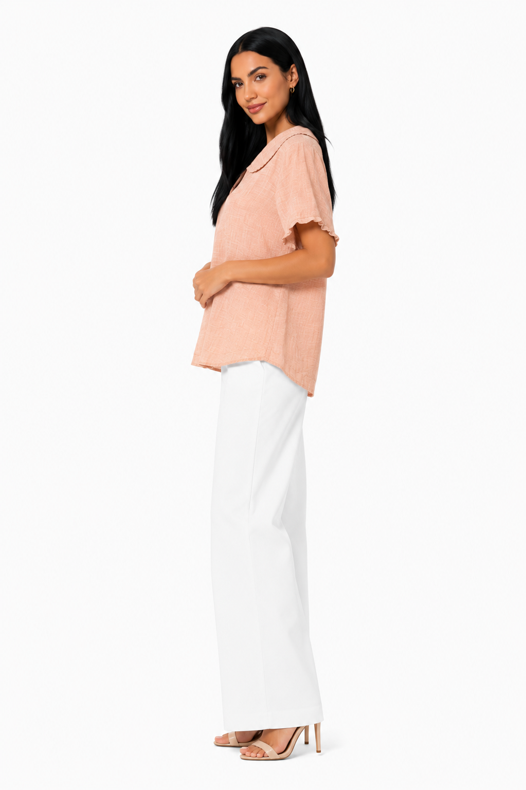 Blusa ligera de estilo romántico Adela de Vera Serrat, con detalles delicados y diseño femenino, en color suave.