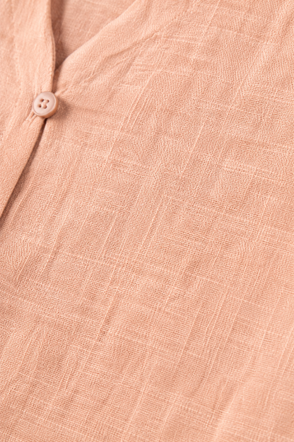 Blusa ligera de estilo romántico Adela de Vera Serrat, con detalles delicados y diseño femenino en color suave.