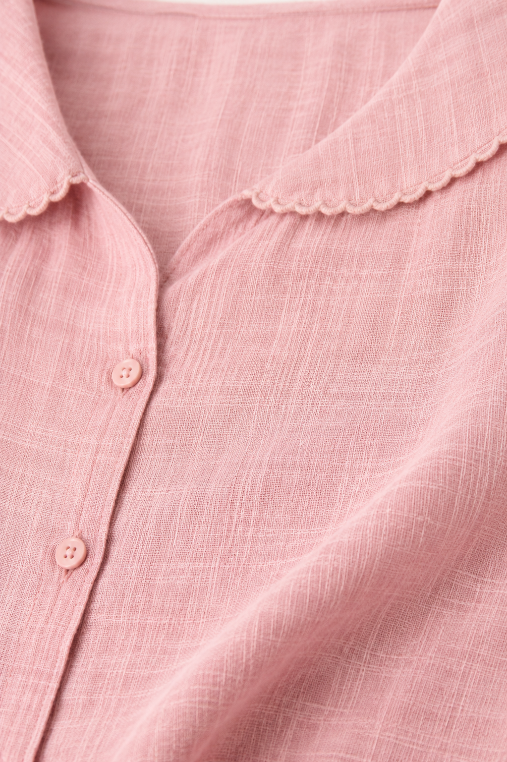 Blusa ligera Adela de estilo romántico de Vera Serrat, con detalles delicados y diseño femenino en la imagen.