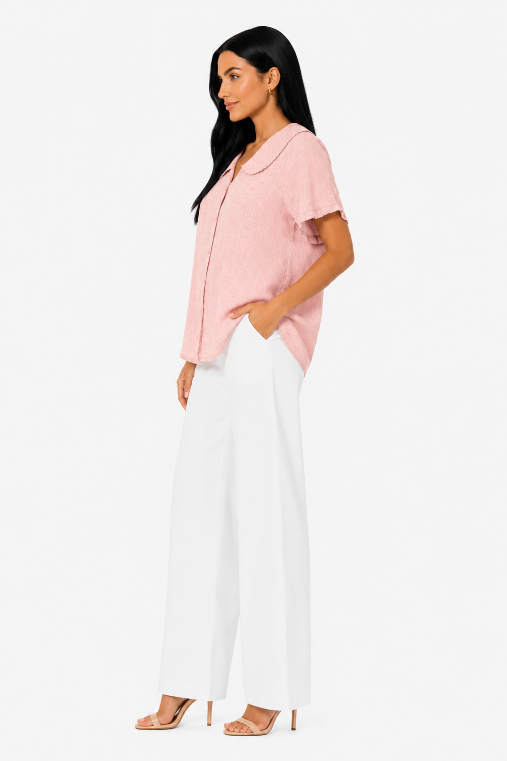 Blusa ligera de estilo romántico Adela de Vera Serrat, con detalles delicados y diseño femenino en color suave.