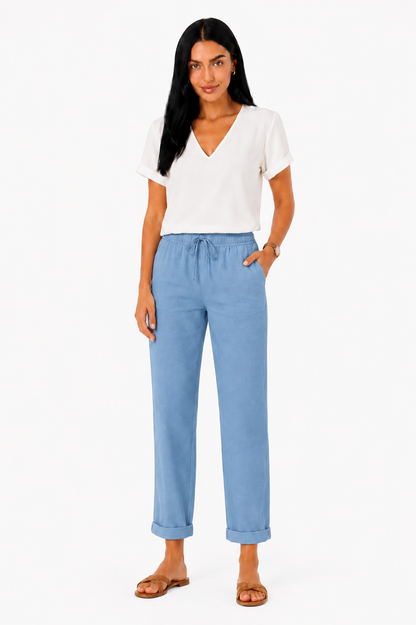 Pantalón fluido de Vera Serrat con cintura elástica, color negro, de tela ligera y cómoda para looks casuales y elegantes.