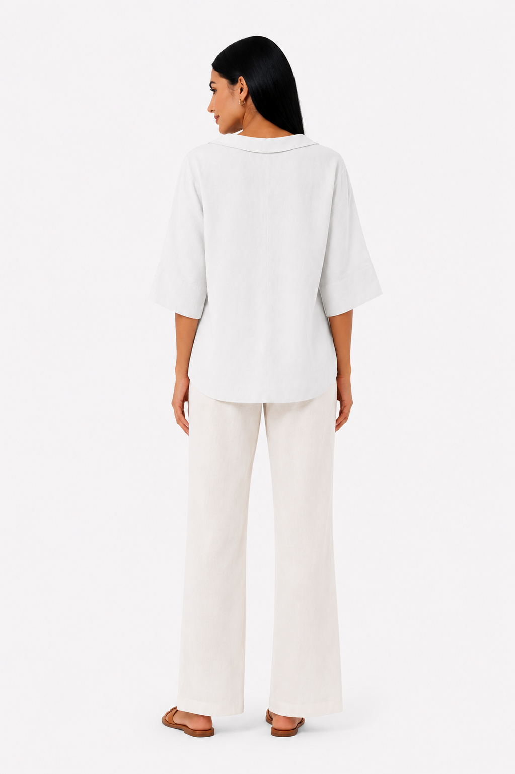 Blusa blanca de corte fluido de la marca Vera Serrat, con diseño elegante y tejido ligero para mujer.