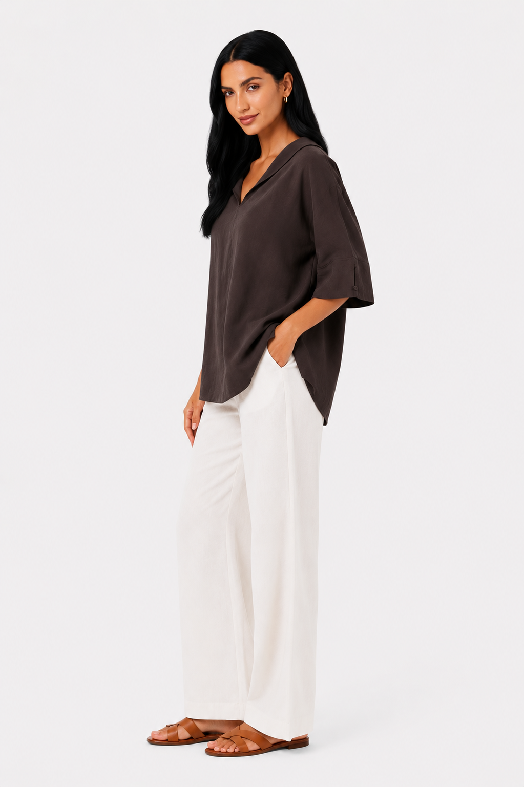 Blusa blanca de corte fluido Lucía de Vera Serrat, con diseño elegante y tela ligera para un estilo cómodo y sofisticado.
