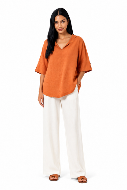 Blusa blanca de corte fluido Lucía de Vera Serrat, con diseño elegante y tela ligera, en vista frontal sobre fondo neutro