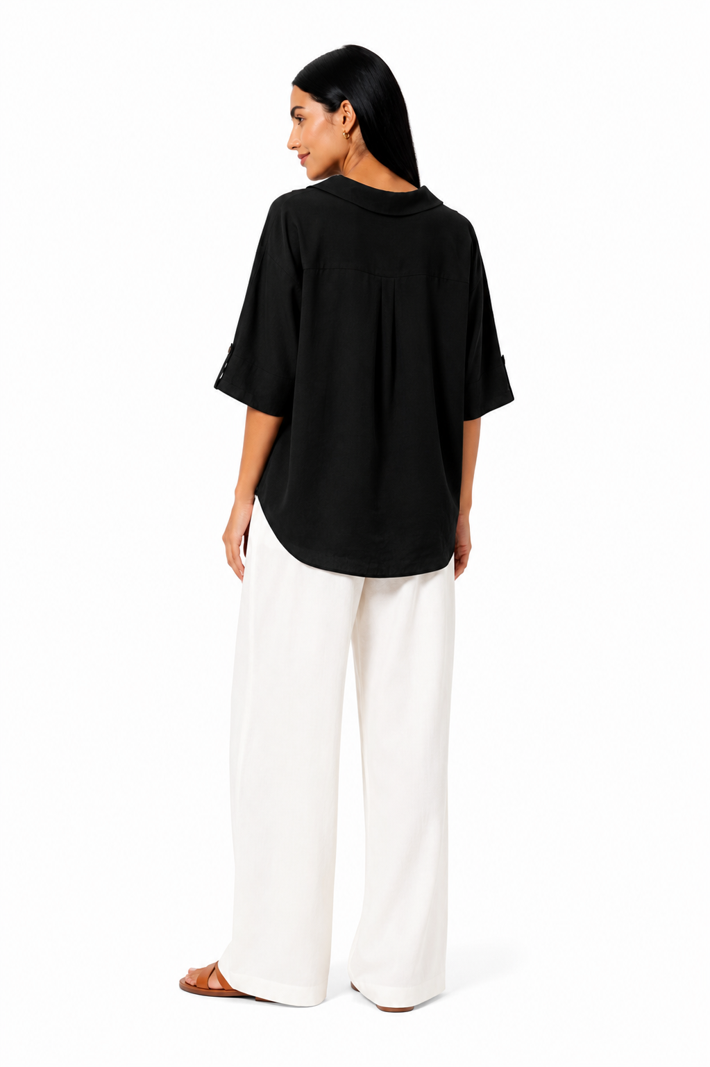 Blusa blanca de corte fluido de la marca Vera Serrat, con diseño ligero y elegante, perfecta para un estilo sofisticado.