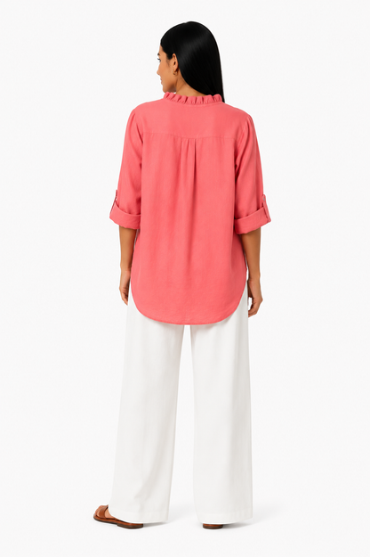 Camisa de algodón y lino Sanela con volantes, diseñada por Vera Serrat, en tonos suaves y detalles femeninos.
