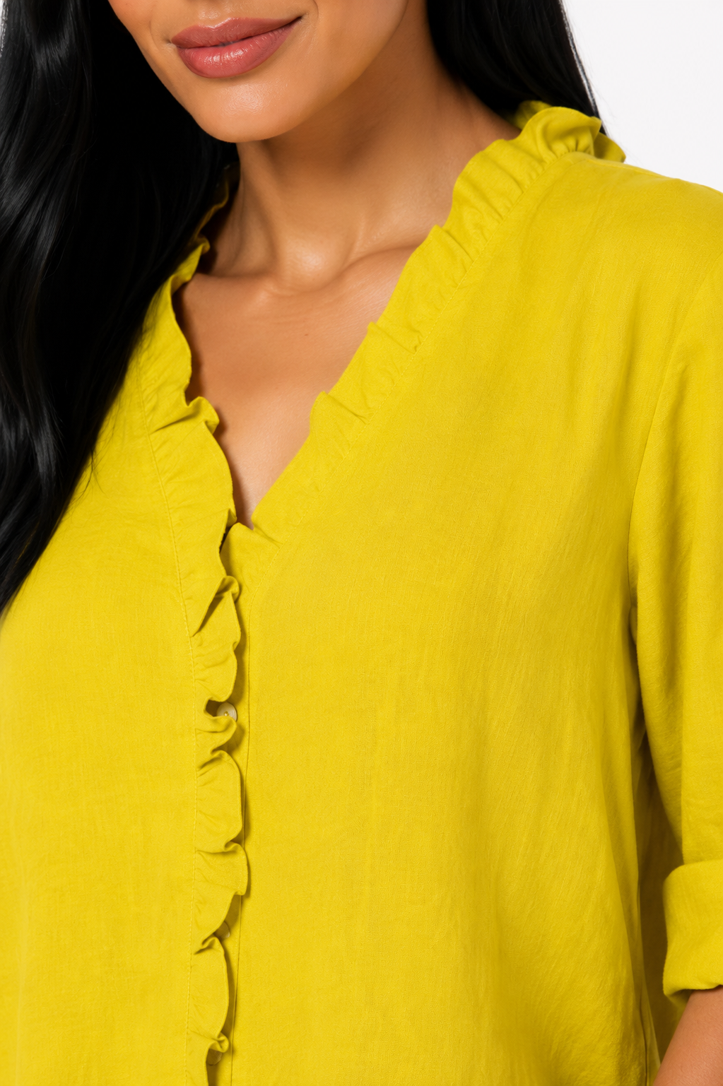 Camisa de algodón y lino Sanela de Vera Serrat con volantes blancos, estilo femenino y cómodo para verano.