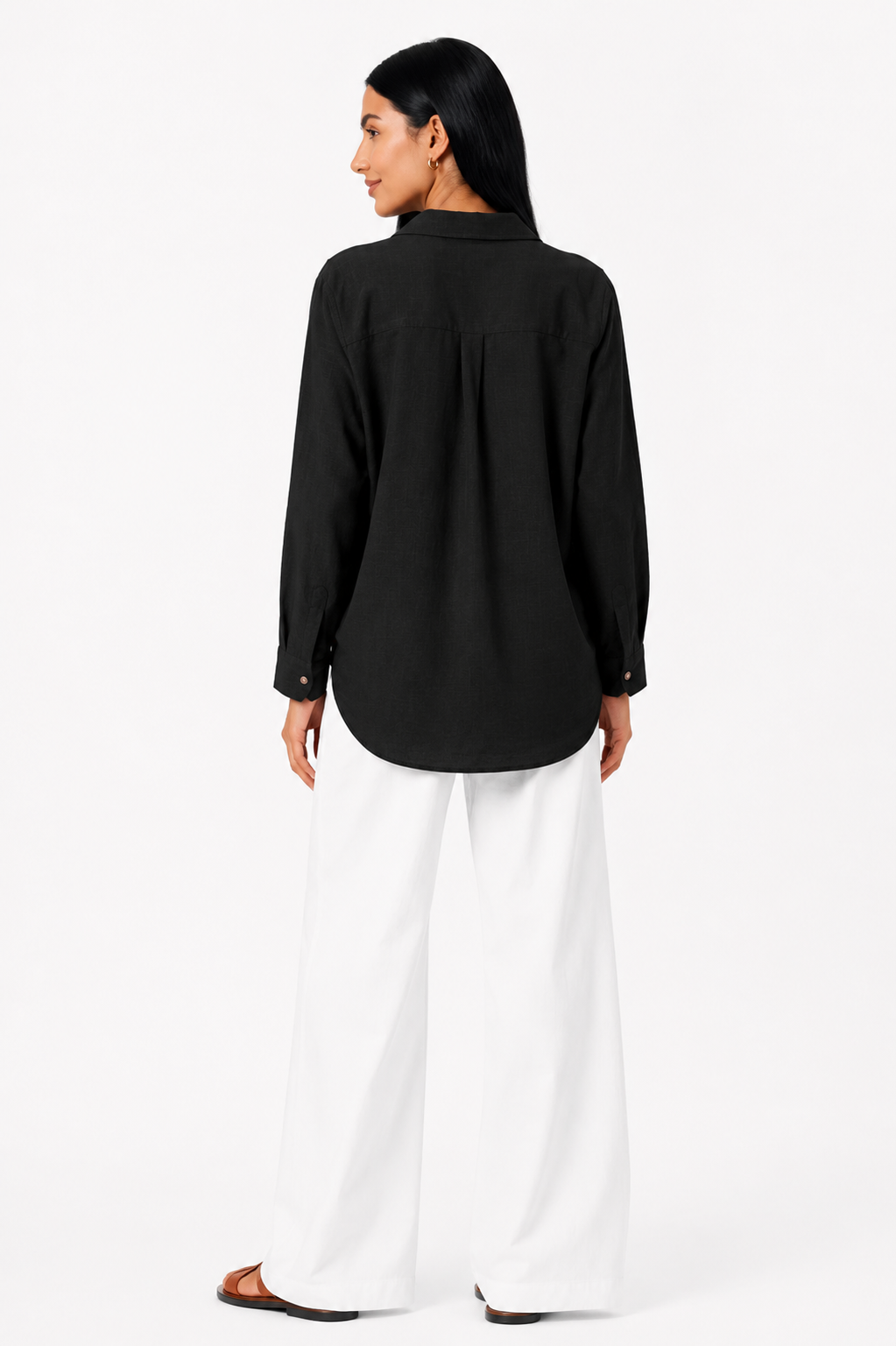 Blusa de lino premium Eva de Vera Serrat, con diseño ligero y elegante en color neutro, ideal para un estilo fresco y cómodo.