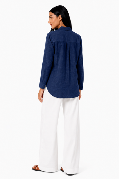 Blusa de lino premium Eva de Vera Serrat, con diseño elegante y tejido ligero en color neutro.