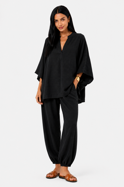 Conjunto de blusa fluida y pantalón ancho para mujer de Vera Serrat, en tonos suaves y estilo elegante.