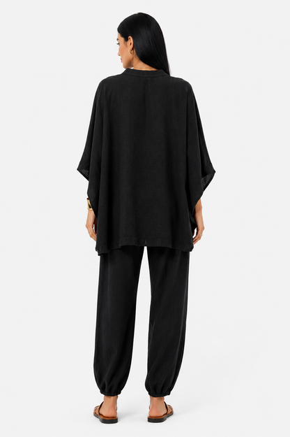 Conjunto de blusa fluida y pantalón ancho para mujer de Vera Serrat, en tela ligera y estilo elegante.