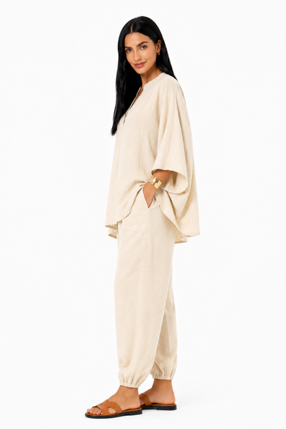 Conjunto de blusa fluida y pantalón ancho para mujer de Vera Serrat, en tela ligera y estilo cómodo.