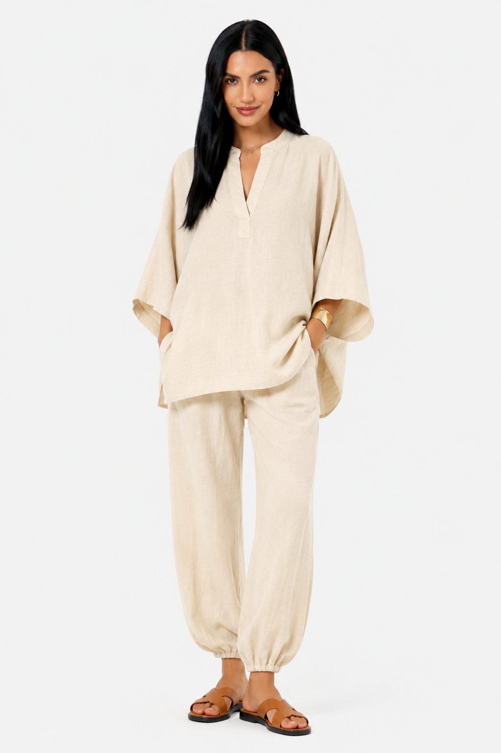 Conjunto de blusa fluida y pantalón ancho para mujer de Vera Serrat, en tonos suaves, estilo elegante y cómodo.