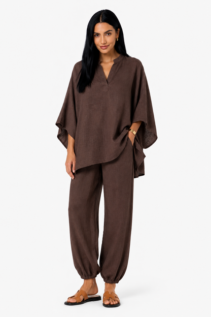 Conjunto de blusa fluida y pantalón ancho para mujer de Vera Serrat, en colores suaves y diseño elegante.