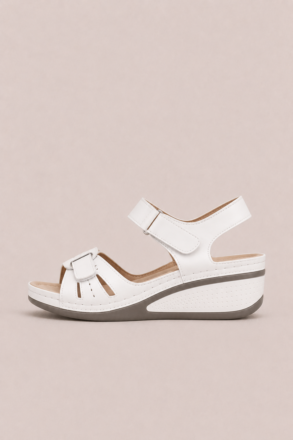 Sandalias ergonómicas de confort Vera Serrat con plantilla acolchada y suela antideslizante, ideales para uso diario.
