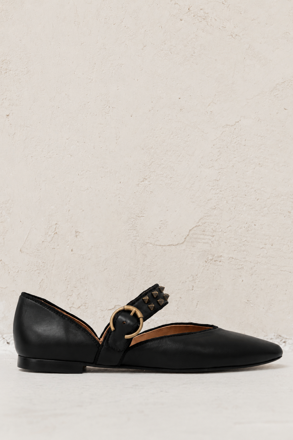 Bailarinas de piel color borgoña Sabrina de Ganzitos, calzado plano cómodo y elegante para mujer.