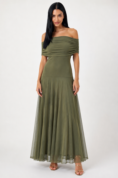 Vestido largo drapeado Emilia de Vera Serrat, vestido elegante con estilo fluido y detalles en el diseño.