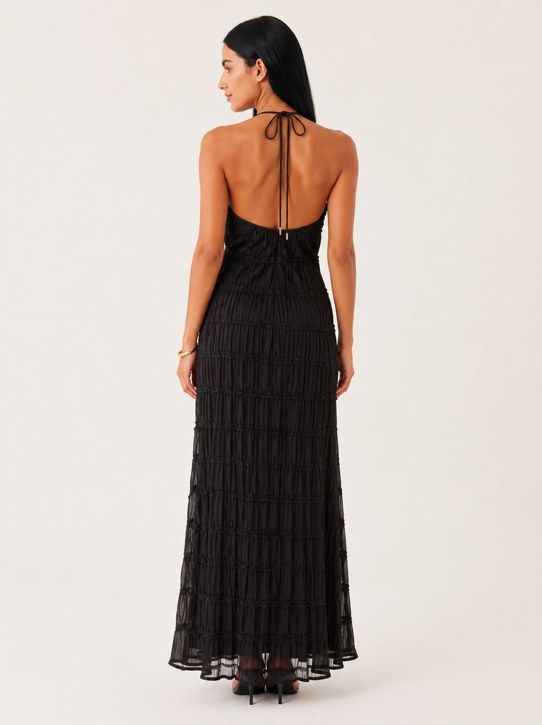 Vestido largo de verano Ángela de NOA FERRER con diseño fluido y elegante, perfecto para días cálidos y eventos al aire libre.