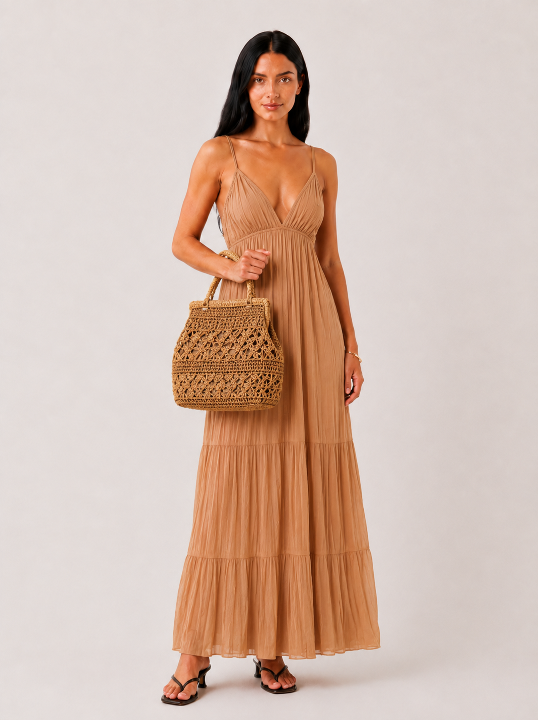 Bolso tipo tote de Vera Serrat en color natural, hecho de material ecológico y diseño elegante para uso diario.