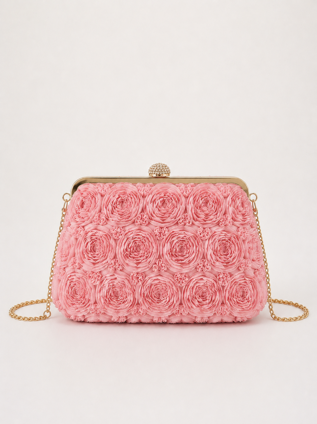 Bolso de mano elegante Flora de Vera Serrat, con diseño sofisticado y detalles en piel para ocasiones formales.
