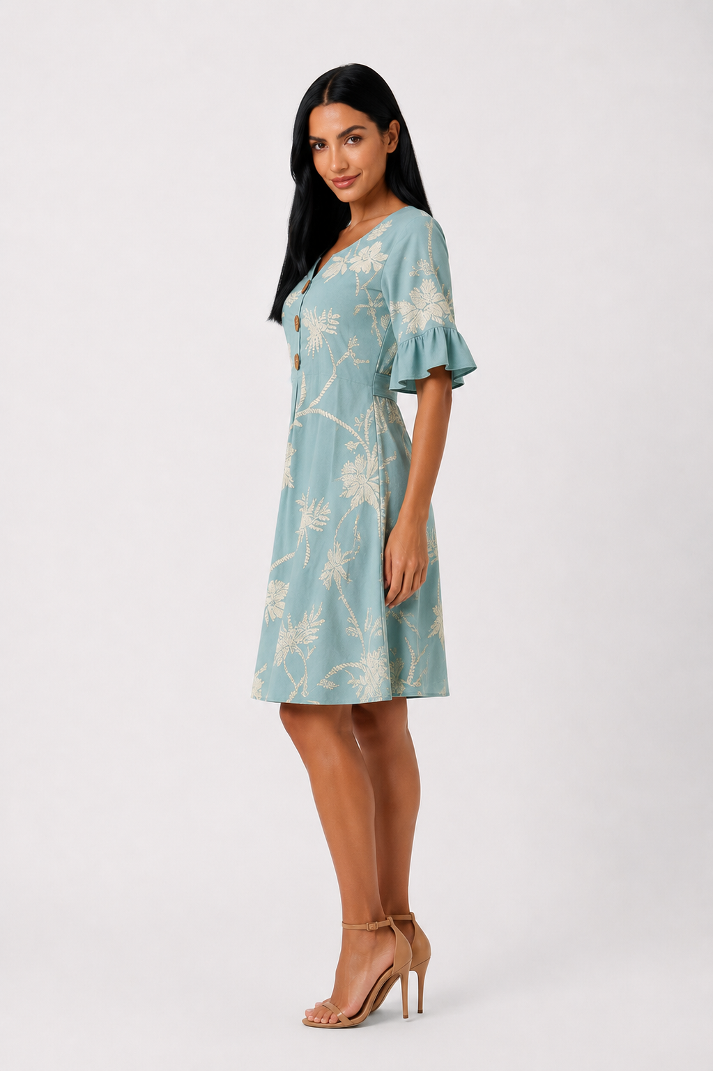 Vestido Serena de Vera Serrat, vestido largo con detalles elegantes en tela suave y colores neutros, visible en la imagen.