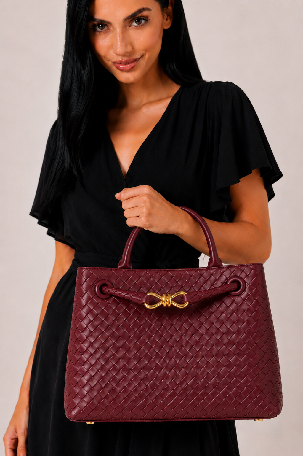 Sac de uso diario de tejido índigo de la marca Vera Serrat, con diseño sencillo y práctico para llevar en el día a día.