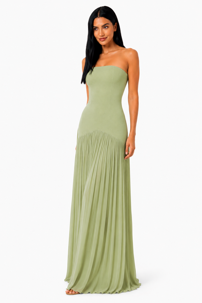 Vestido maxi Almudena™ de EspositoMilano, elegante y sofisticado, con delicados detalles que realzan la figura.