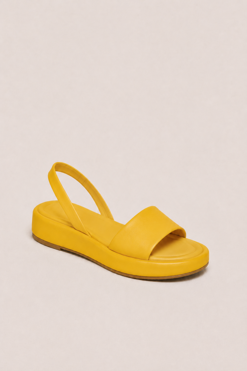 Sandalias abiertas y antideslizantes Isabelle de Vera Serrat, con diseño cómodo y estilo elegante para mujer.
