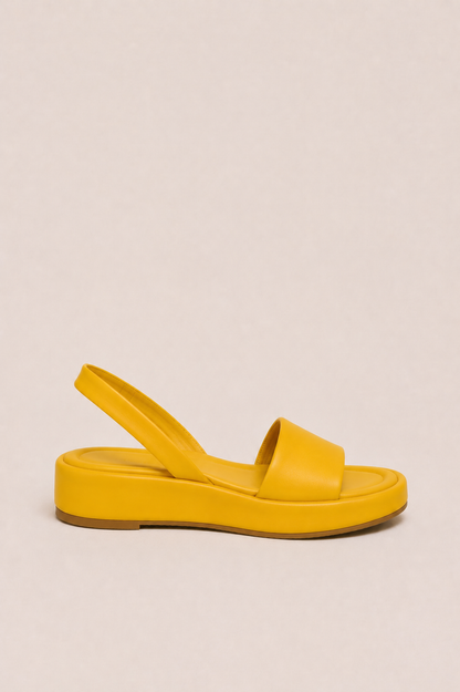 Sandalias abiertas y antideslizantes Isabelle de Vera Serrat, con tiras y suela antideslizante, ideales para verano y comodidad.