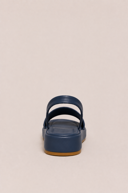 Sandalias abiertas y antideslizantes Isabelle de Vera Serrat con diseño cómodo y estilo moderno, en color neutro.