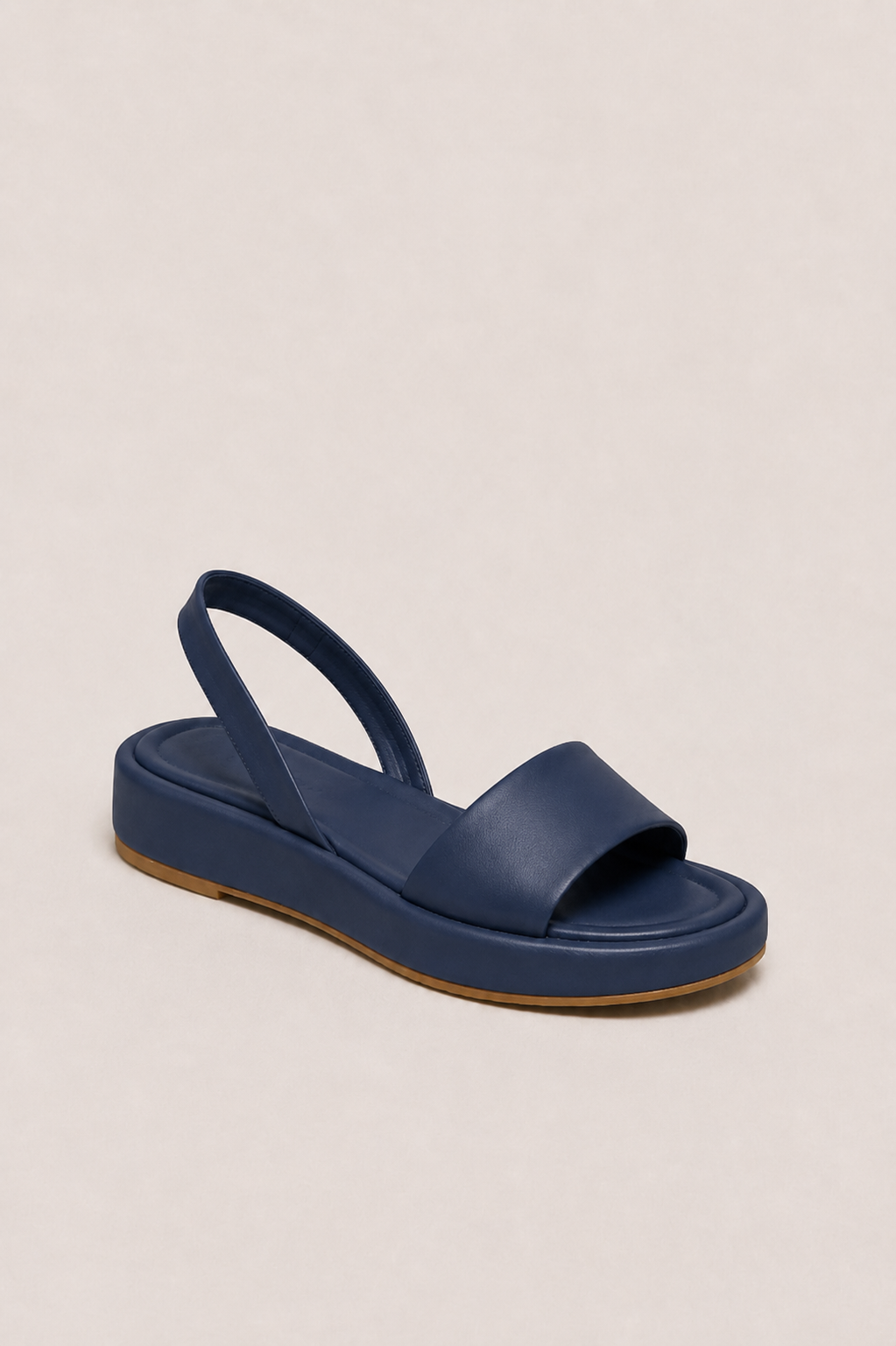 Sandalias abiertas y antideslizantes Isabelle de Vera Serrat, con suela antideslizante y diseño cómodo para verano.