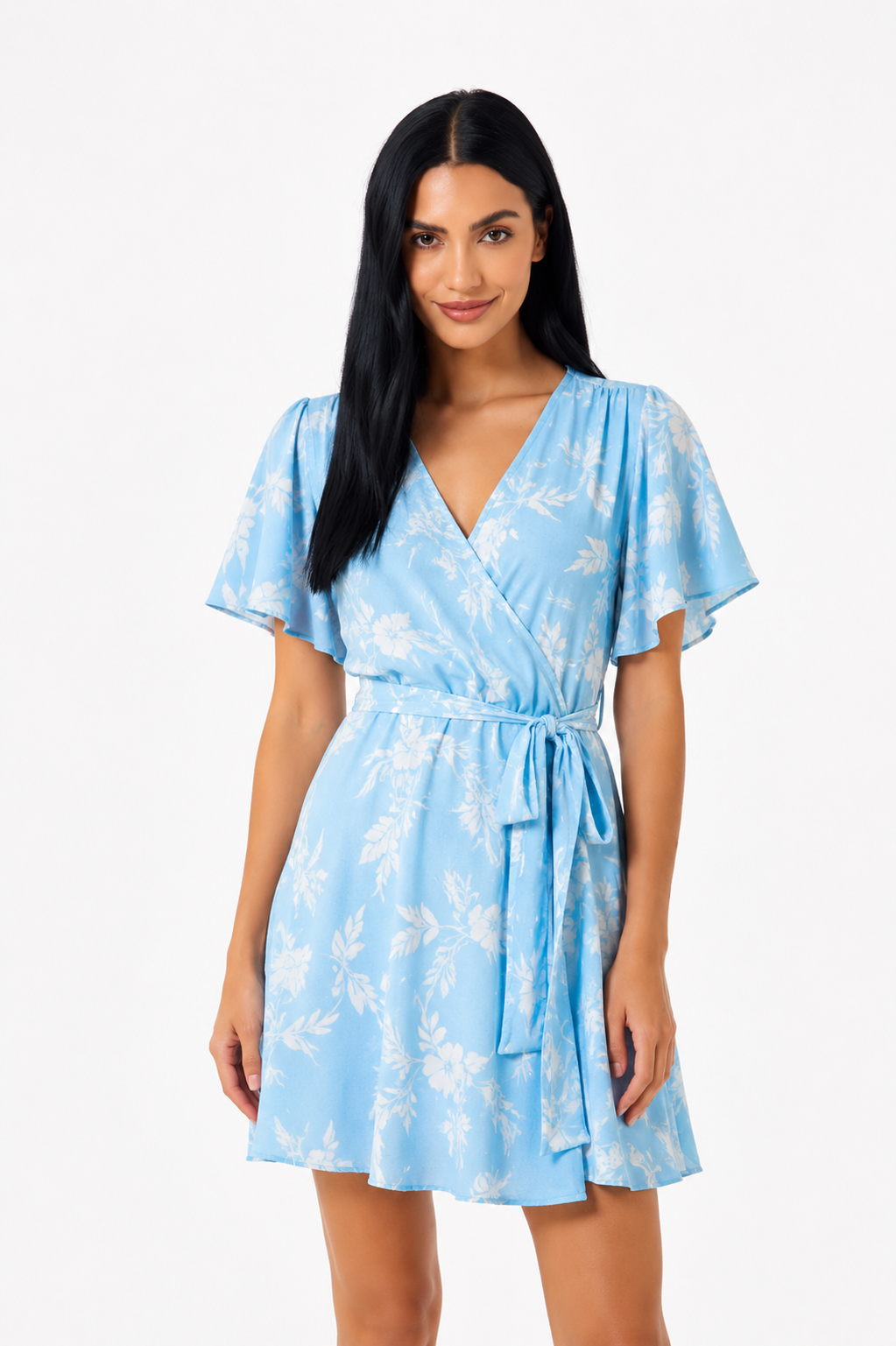 Vestido Serena de Vera Serrat en color azul con detalles elegantes y corte femenino, mostrado en una modelo.