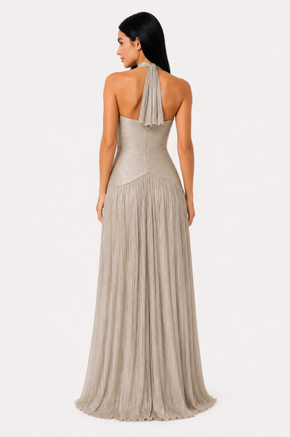 Vestido largo de gasa plisada Juliette de la marca Sma, con diseño elegante y fluido, ideal para ocasiones especiales.