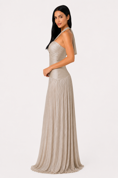 Vestido largo de gasa plisada Juliette de la marca Sma, con falda fluida y detalles elegantes para ocasiones especiales.