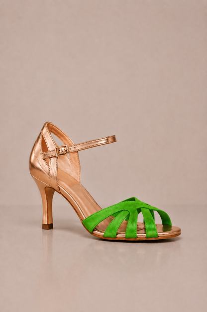 Tacones ortopédicos Vera Serrat con diseño ergonómico y soporte para comodidad y salud del pie.