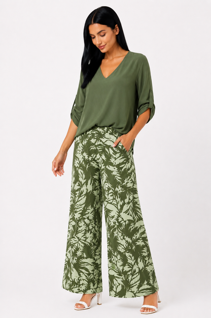 Conjunto Azure de Helena Romero, ropa de moda en tonos azules, con top y pantalones, en un estilo elegante y casual.