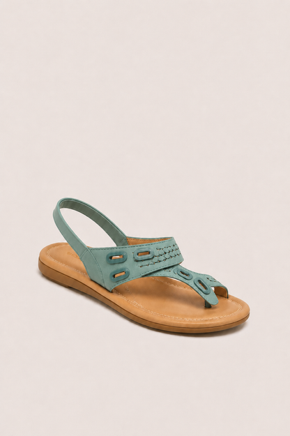 Sandalia plana de confort Vera Serrat Sofía con detalle trenzado, diseño elegante y material suave para uso diario.