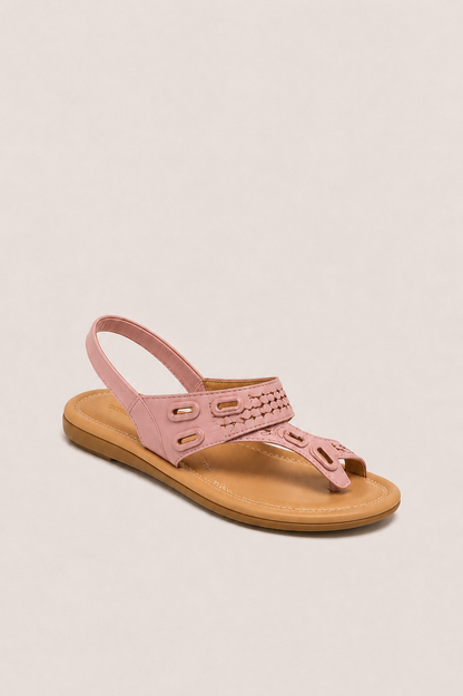 Sandalias planas de confort Vera Serrat con detalle trenzado en la parte superior, ideales para comodidad y estilo casual.