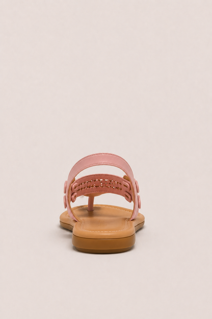 Sandalia plana de confort Vera Serrat Sofía con detalle trenzado y diseño elegante para el verano.